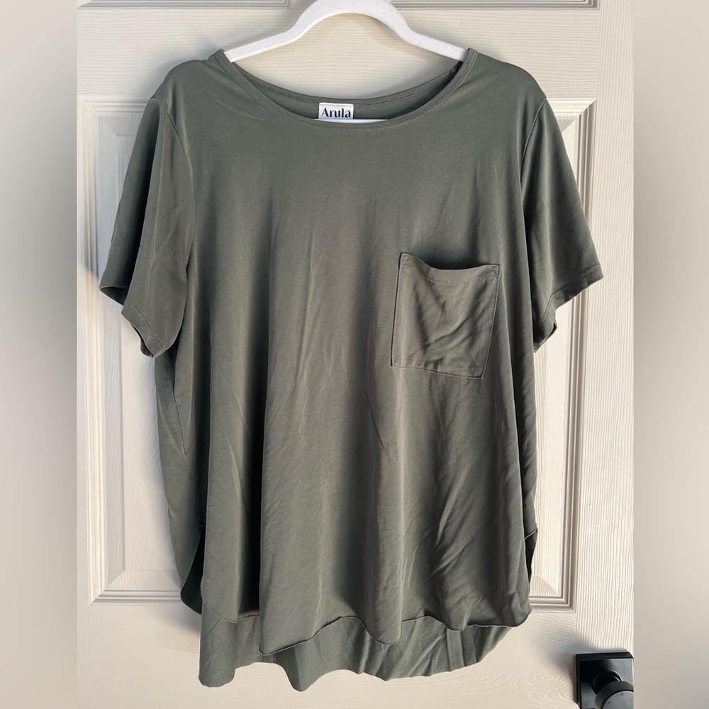 💰⬇️ CLOSET CLEAROUT Arula | Oversized Pocket Tee | Size A (L/XL)| olive green